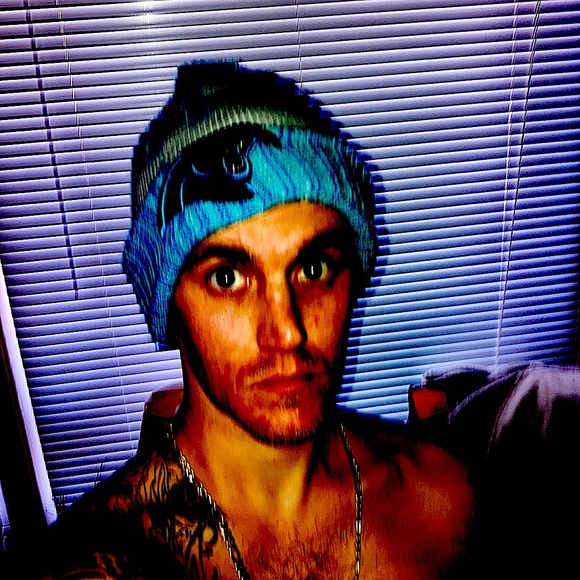 New Era Carolina Panthers toboggan - Picture 5 of 5